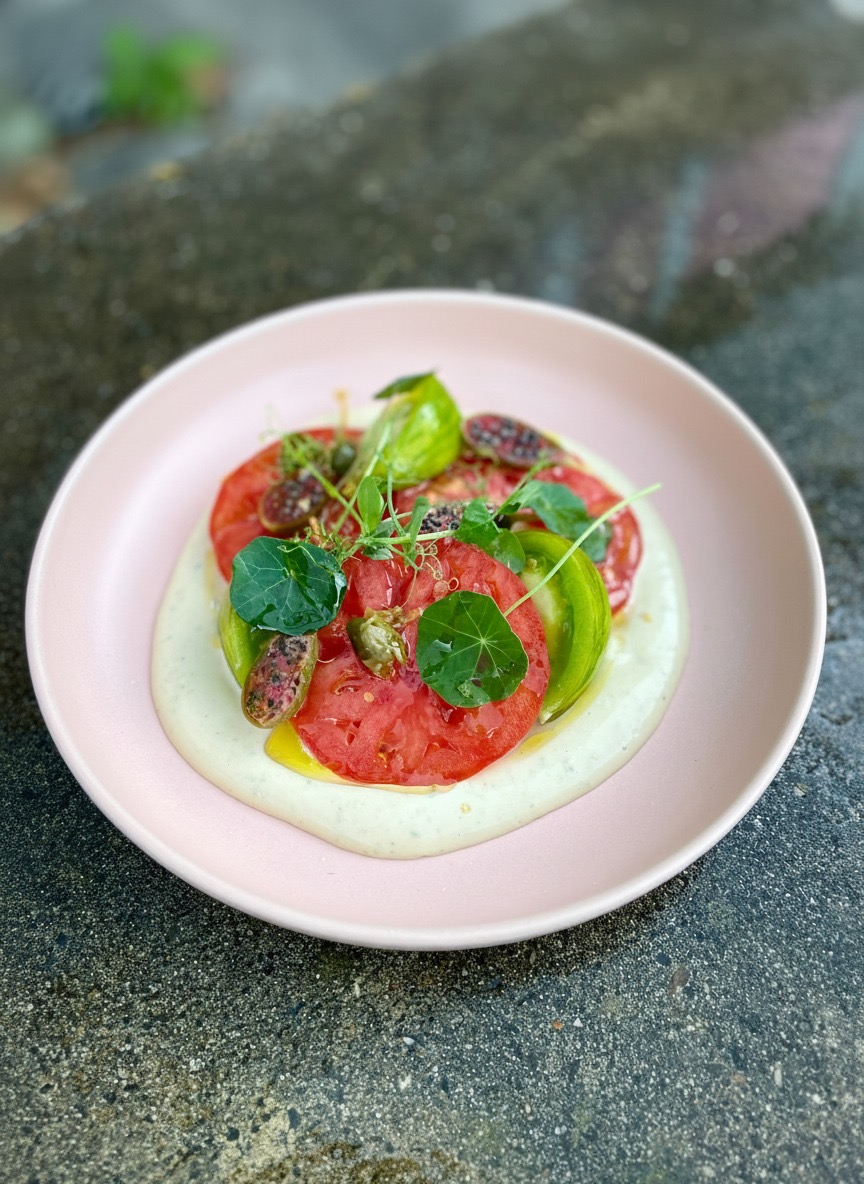 Pomodori cuore di Bue al Tonnato con Capperi e Nasturtium